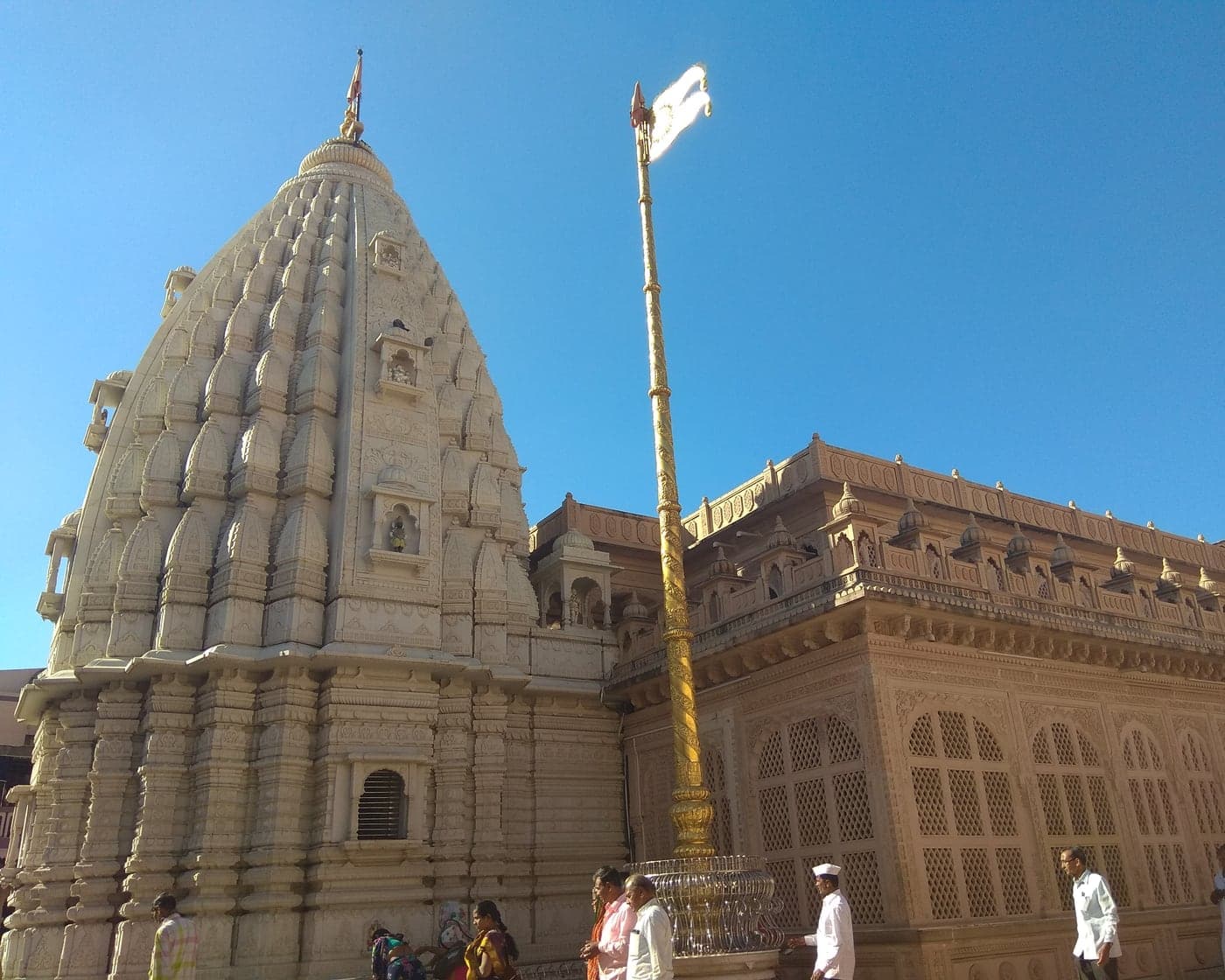Shri Gajanan Maharaj Mandir in Shegaon, a 2-minute walk from Ganesh Yatri Niwas